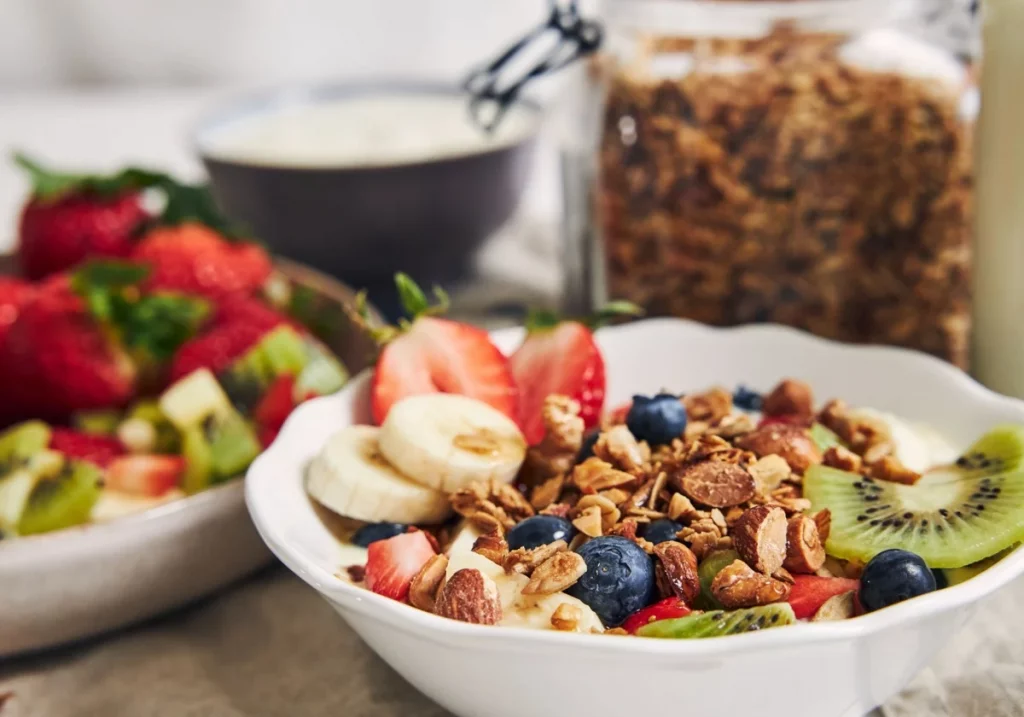 Tres desayunos saludables: por qué deben ser distintos si eres hombre o mujer